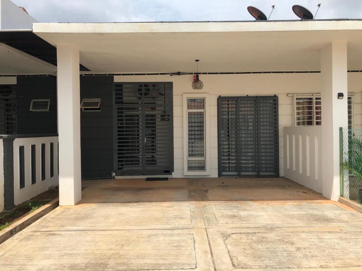 Evergreen 1 Homestay Kuantan Buitenkant foto